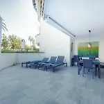 2033 Modern 3 Bed Large Terrace With Sun Loungers