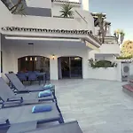 2033 Modern 3 Bed Large Terrace With Sun Loungers