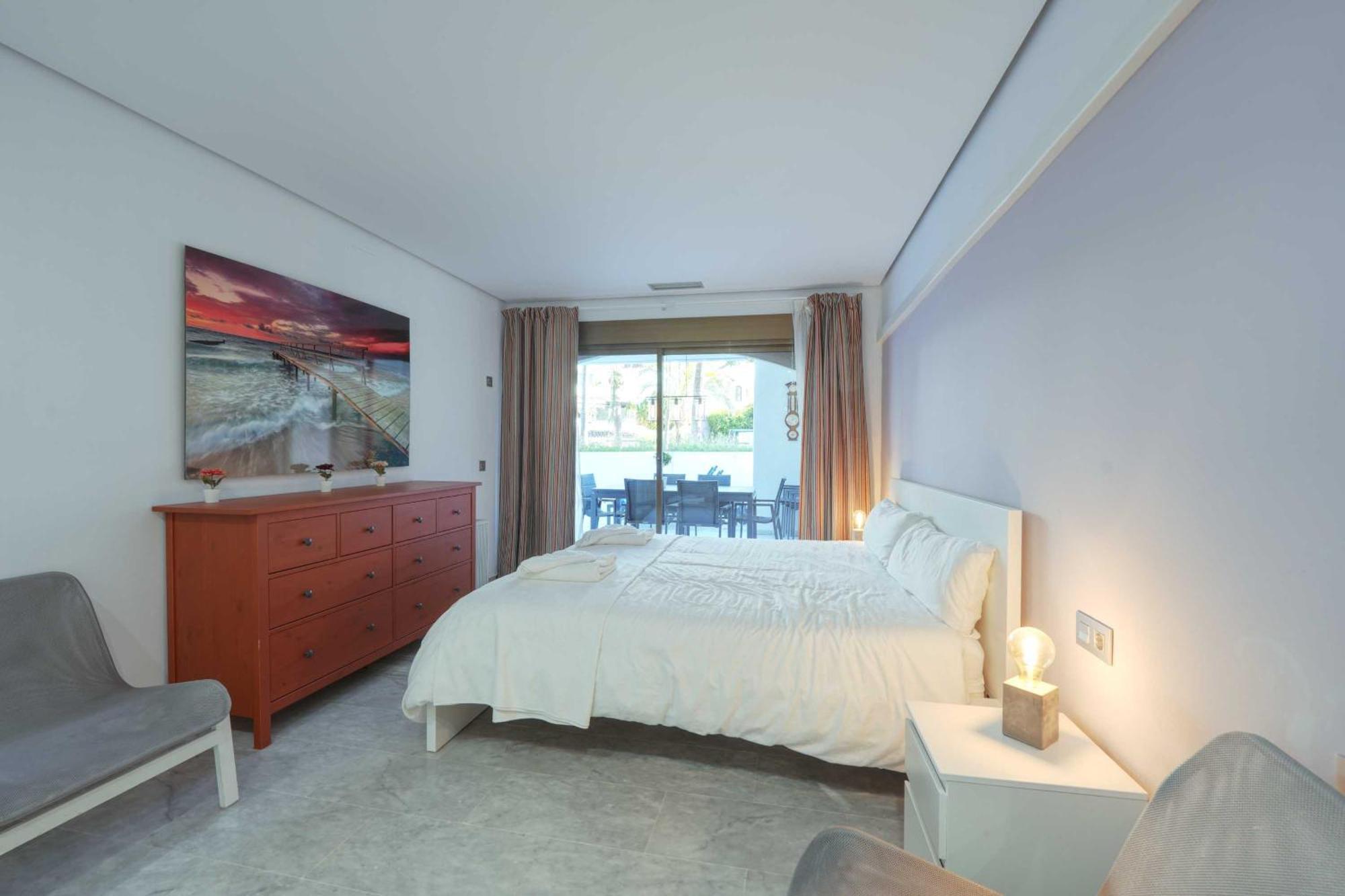 2033 Modern 3 Bed Large Terrace With Sun Loungers * Marbella