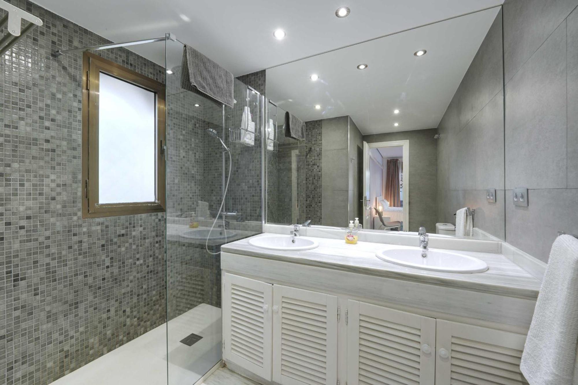 2033 Modern 3 Bed Large Terrace With Sun Loungers Apartment Marbella