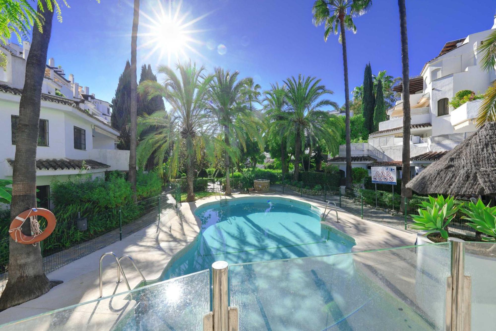 Apartment 2033 Modern 3 Bed Large Terrace With Sun Loungers *
