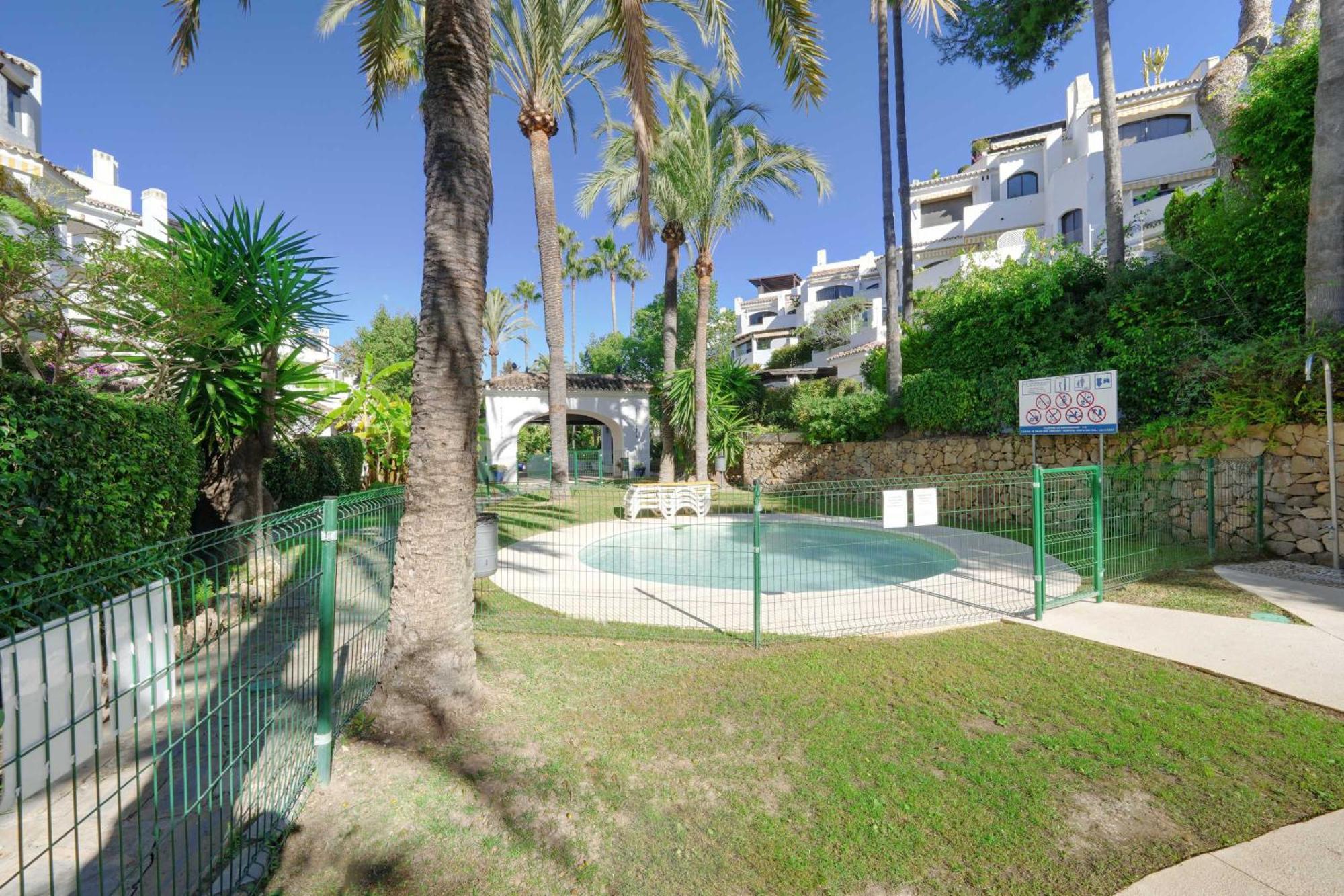 2033 Modern 3 Bed Large Terrace With Sun Loungers * Marbella