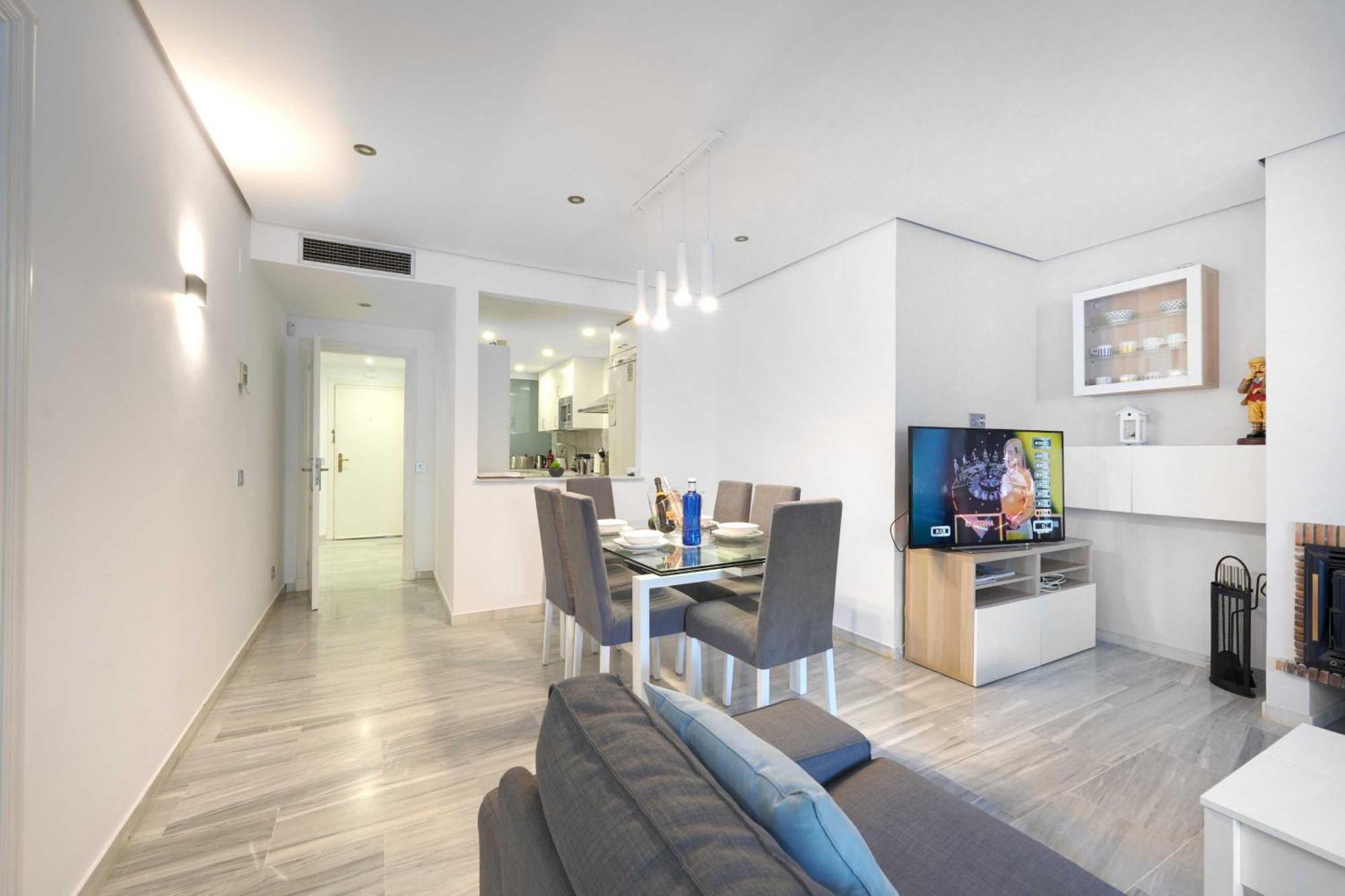 Apartment 2033 Modern 3 Bed Large Terrace With Sun Loungers Marbella