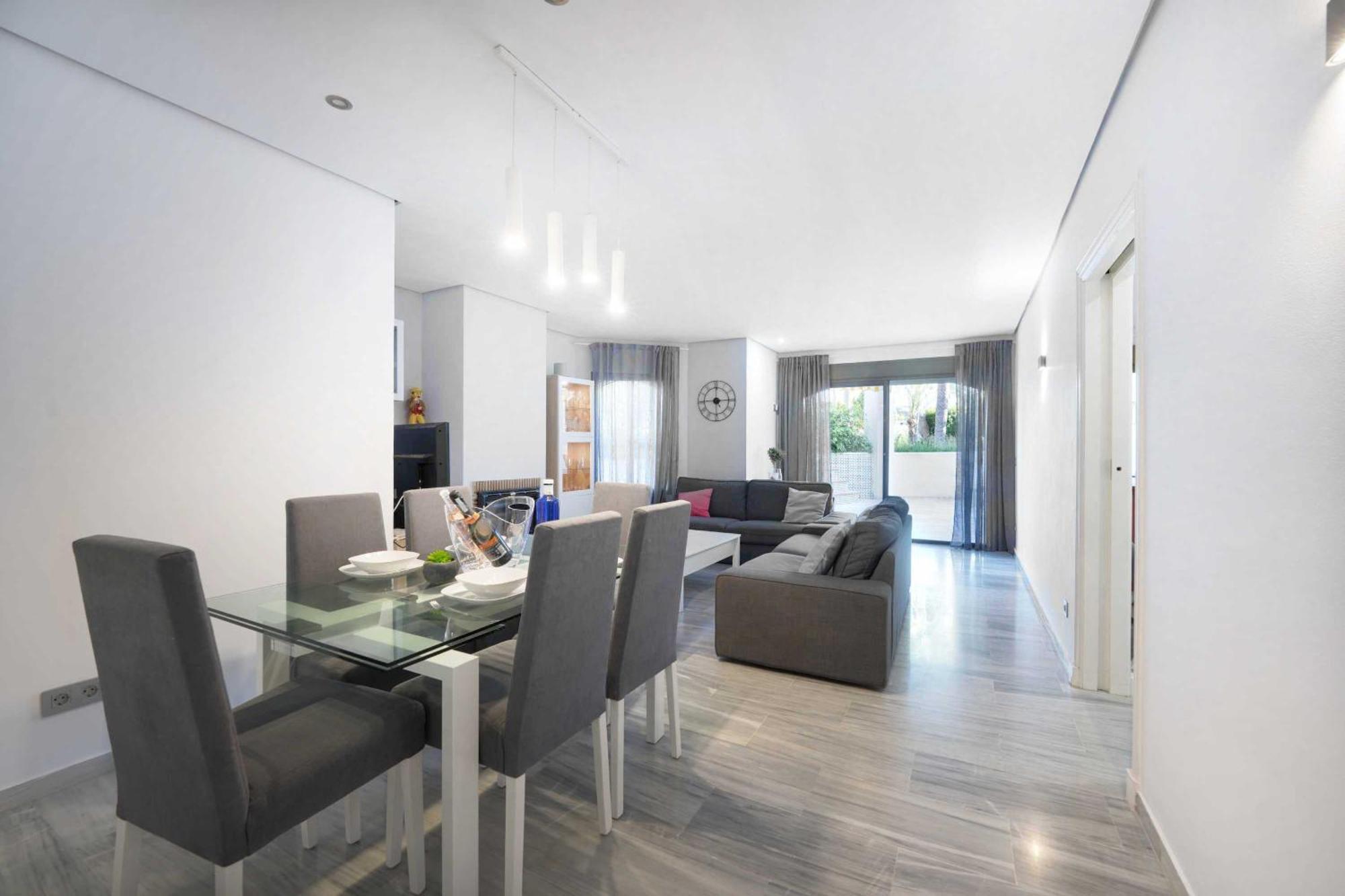 2033 Modern 3 Bed Large Terrace With Sun Loungers * Marbella