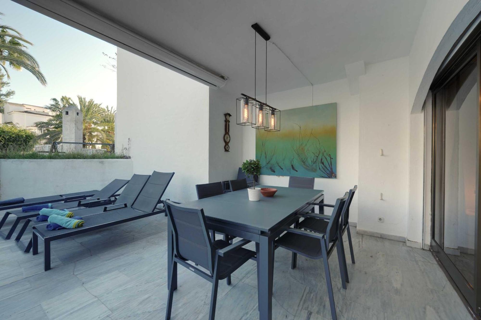 Apartment 2033 Modern 3 Bed Large Terrace With Sun Loungers *